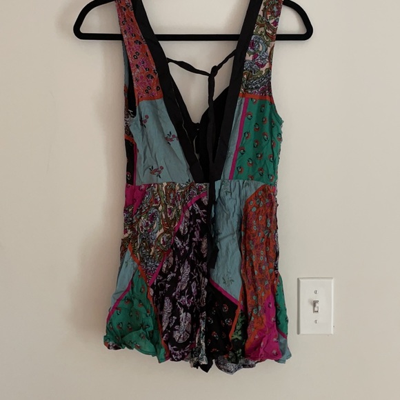Urban Outfitters Boho Patch Romper NWOT - Picture 4 of 5